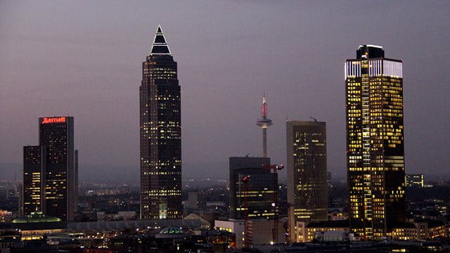 Abendlicher Blick vom HKW West auf den Messeturm Abendlicher Blick vom HKW West auf den Messeturm, Foto: Stefan Maurer